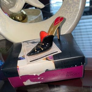 Just The Right Shoe Steping Out Heart Breaker By Raine